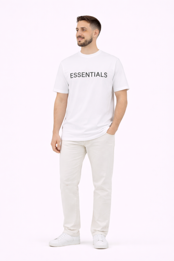 ESSENTIALS Men's Minimal Logo T-Shirt – White – XL ESSENTIALS Men's Minimal Logo T-Shirt – White – XL
